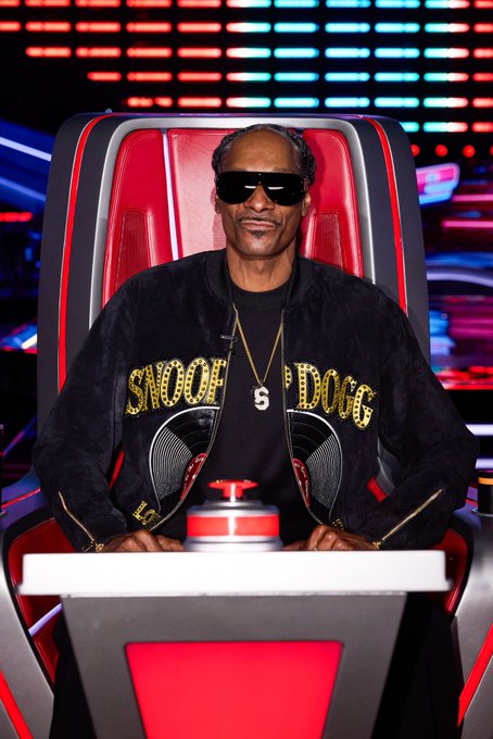 Snoop Dogg’s Black Zipper Jacket